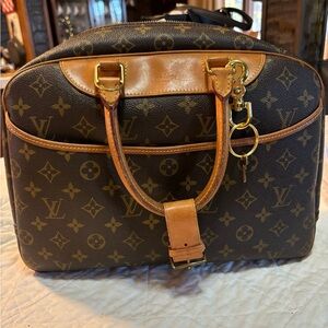 Louis Vuitton Deauville bag